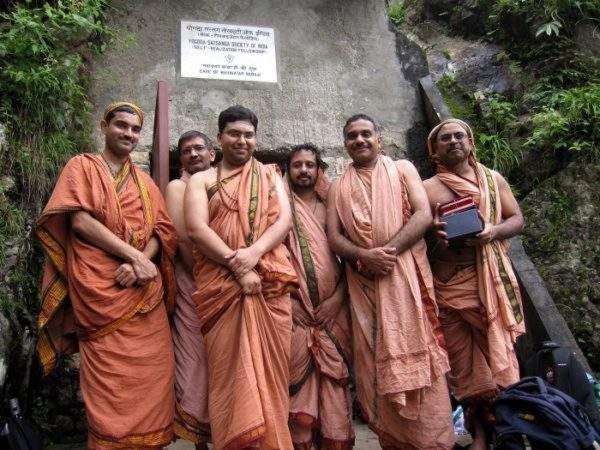 Dwarahat Village Farmstay- Babaji'S Cave Exterior photo
