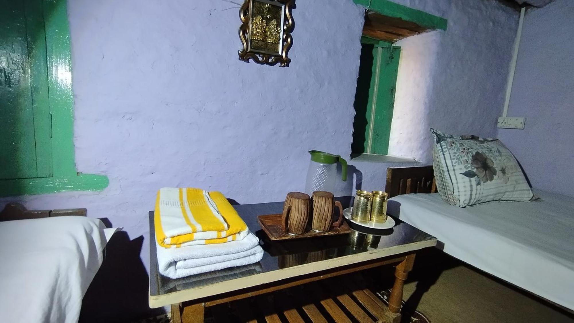 Dwarahat Village Farmstay- Babaji'S Cave Room photo
